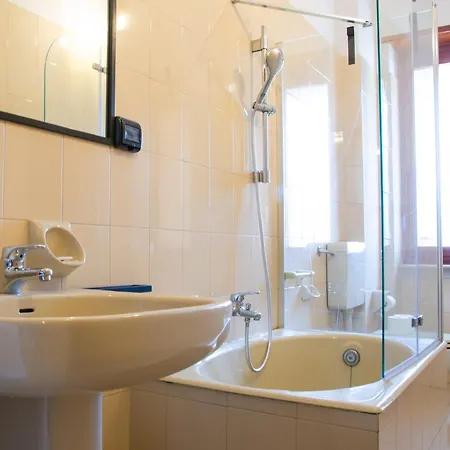 Apartment Airco, Vicina Al Centro: Verde-acqua * *